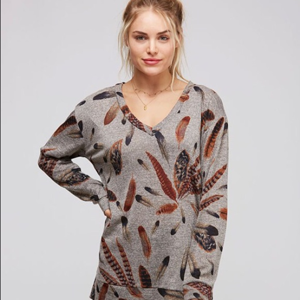 💋Light As a Feather top.